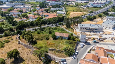Moradia T1 para Venda em Rio de Mouro