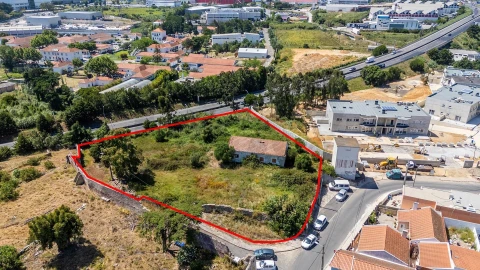 Moradia T1 para Venda em Rio de Mouro
