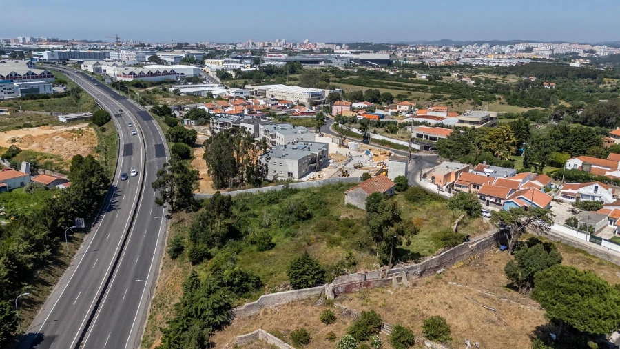 Moradia T1 para Venda em Rio de Mouro Foto 3
