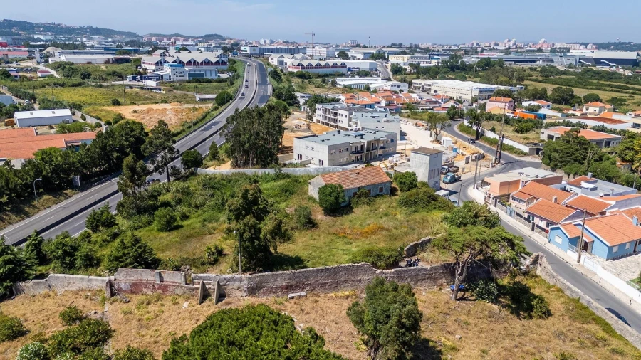 Moradia T1 para Venda em Rio de Mouro Foto 2