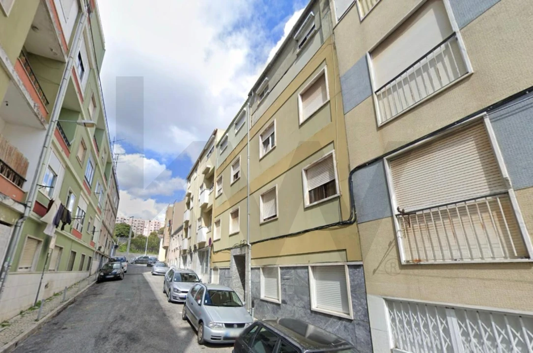 Apartamento T2 para Venda em Queluz e Belas Foto 1