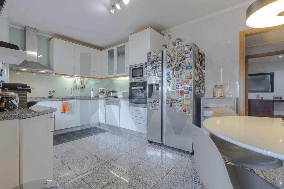 Apartamento T4 para Venda em Ramalde Foto 21