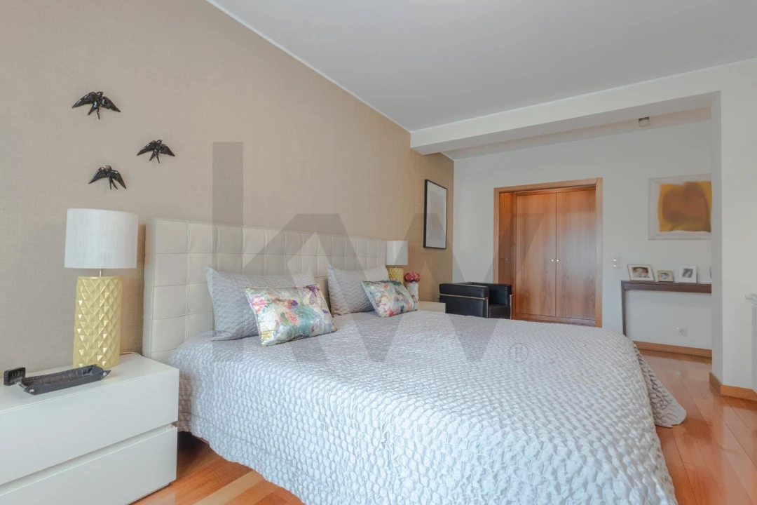 Apartamento T4 para Venda em Ramalde Foto 18