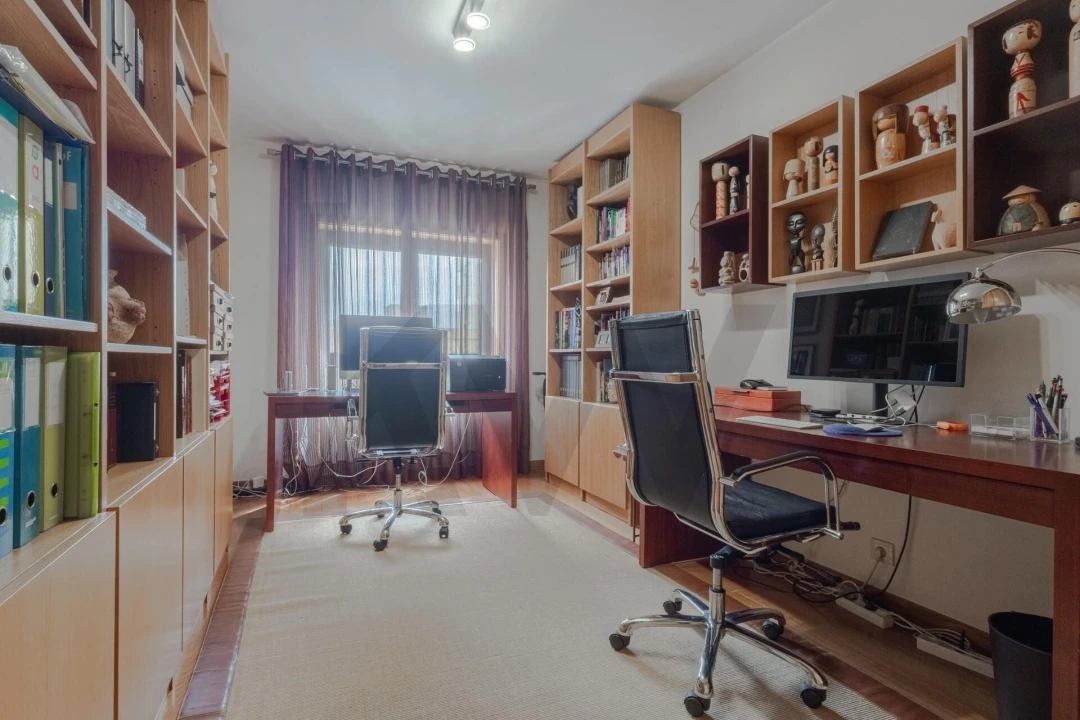 Apartamento T4 para Venda em Ramalde Foto 16