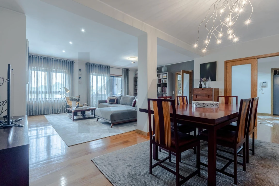 Apartamento T4 para Venda em Ramalde Foto 4