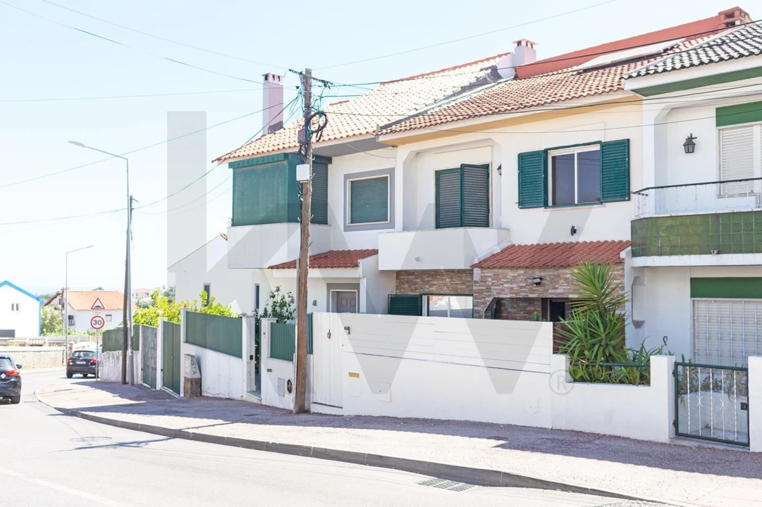 Moradia T3 para Venda em Alcabideche Foto 1