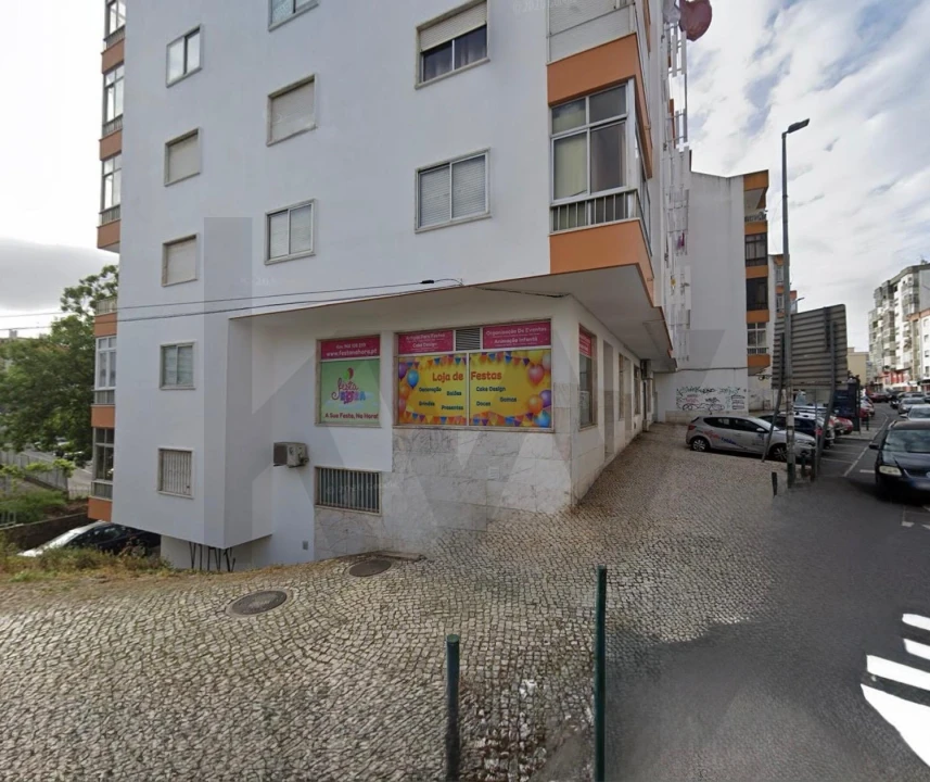 Loja para Venda em Queluz e Belas Foto 1