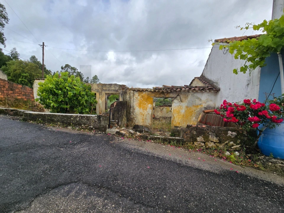 Moradia T2 para Venda em Malhou, Louriceira e Espinheiro Foto 1