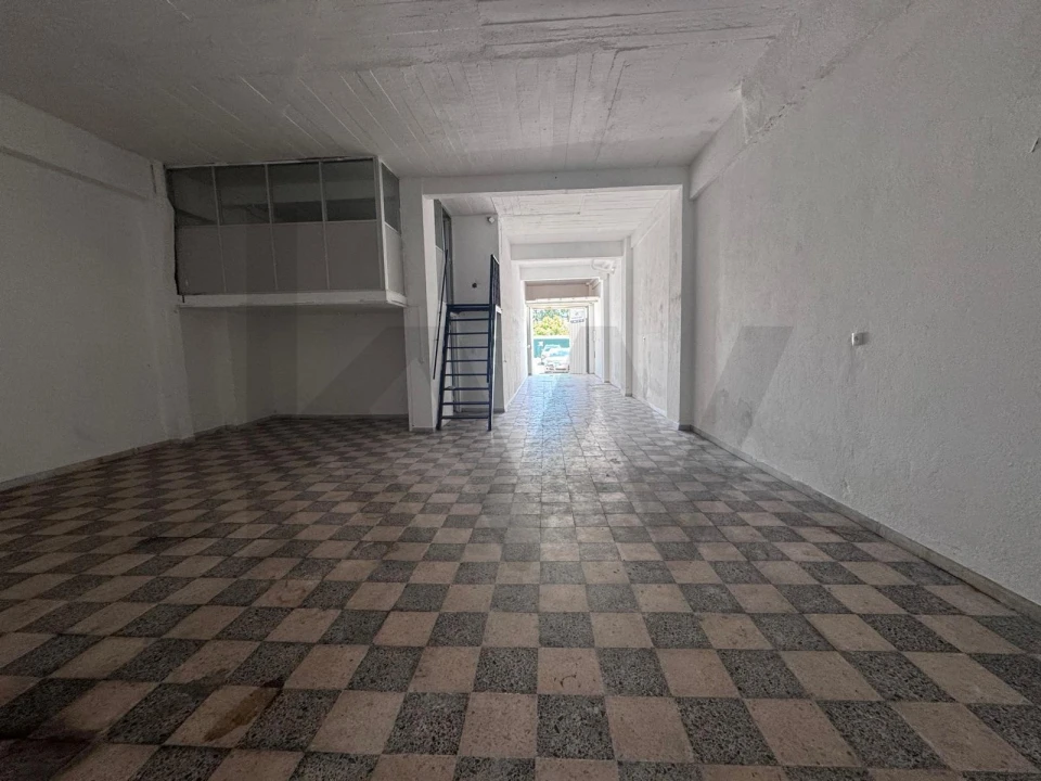 Armazém para Venda em Massamá e Monte Abraão Foto 5