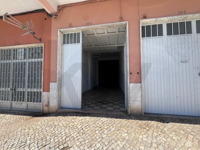 Armazém para Venda em Massamá e Monte Abraão Foto 2