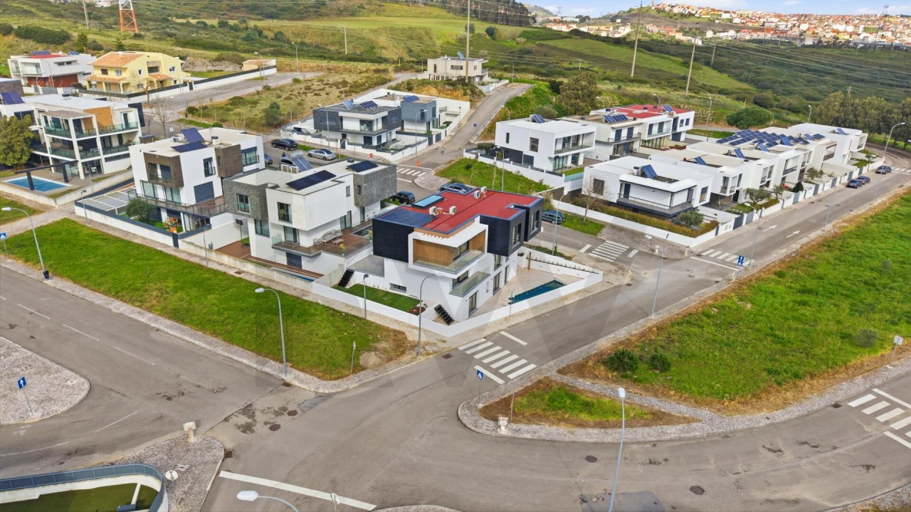 Moradia T3 para Venda em Queluz e Belas Foto 115