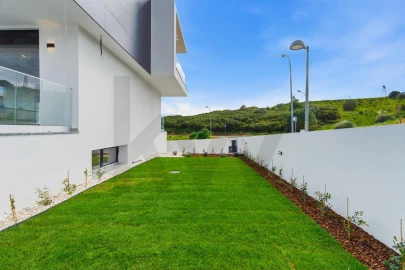 Moradia T3 para Venda em Queluz e Belas