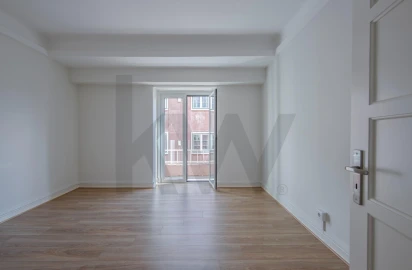 Apartamento T3 para Arrendamento em Oeiras e São Julião da Barra, Paço de Arcos e Caxias