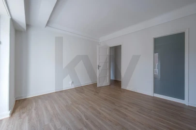 Apartamento T3 para Arrendamento em Oeiras e São Julião da Barra, Paço de Arcos e Caxias