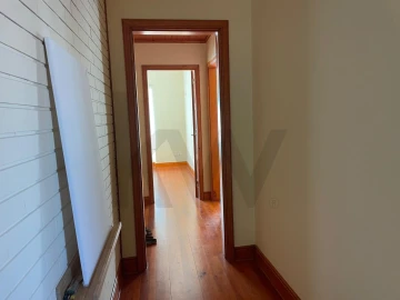 Apartamento T2 para Arrendamento em Penha de França