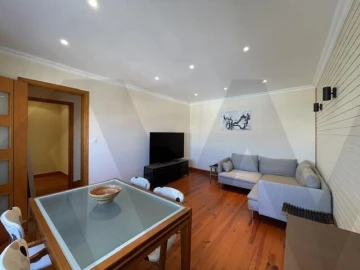 Apartamento T2 para Arrendamento em Penha de França