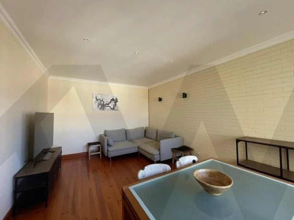 Apartamento T2 para Arrendamento em Penha de França Foto 1