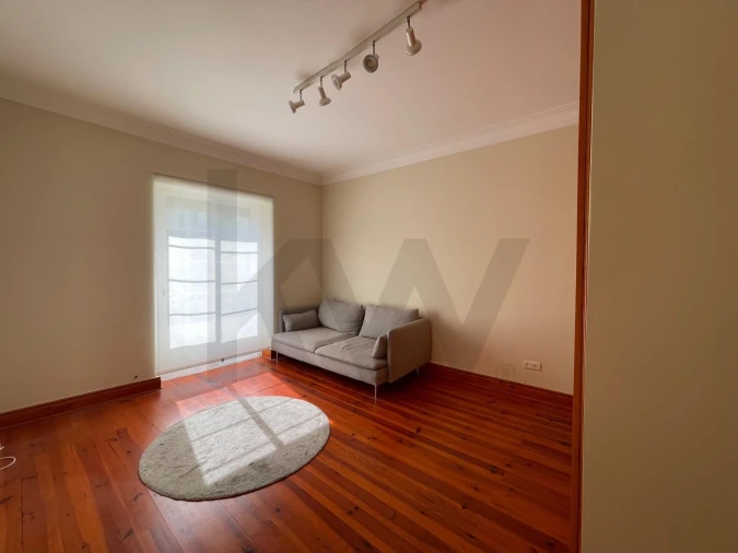 Apartamento T2 para Arrendamento em Penha de França Foto 5