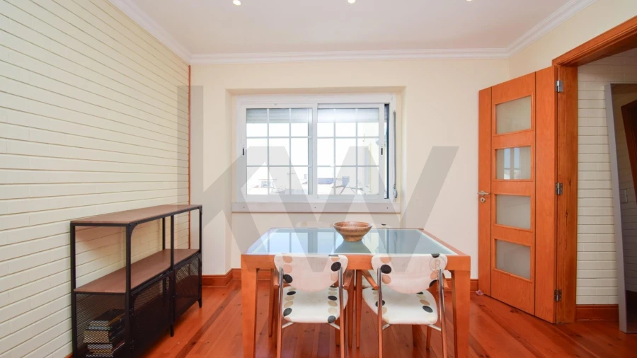 Apartamento T2 para Arrendamento em Penha de França