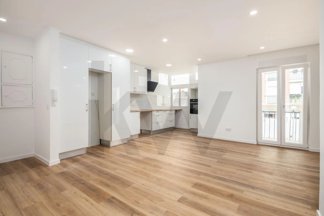 Apartamento T2 para Venda em Odivelas Foto 2