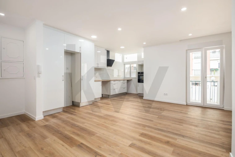 Apartamento T2 para Venda em Odivelas Foto 2