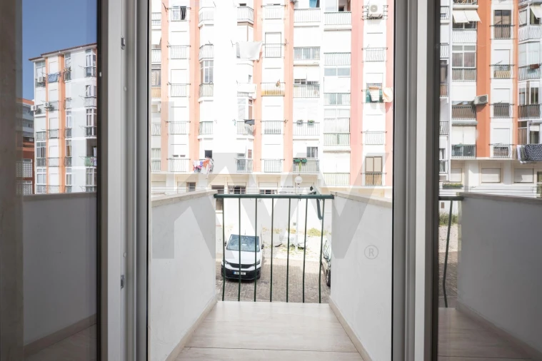 Apartamento T2 para Venda em Odivelas Foto 17