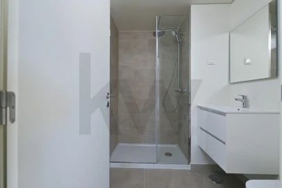Apartamento T4 para Venda em Algés, Linda-A-Velha e Cruz Quebrada-Dafundo