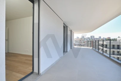 Apartamento T4 para Venda em Algés, Linda-A-Velha e Cruz Quebrada-Dafundo