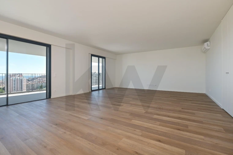 Apartamento T4 para Venda em Algés, Linda-A-Velha e Cruz Quebrada-Dafundo Foto 3