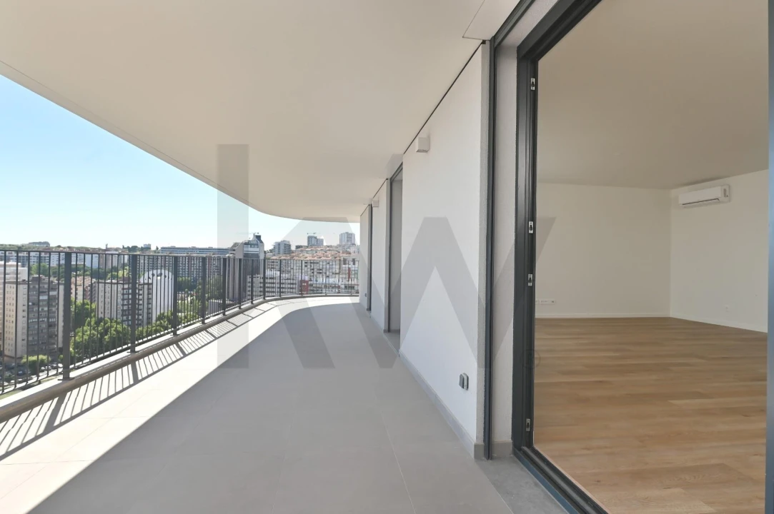Apartamento T4 para Venda em Algés, Linda-A-Velha e Cruz Quebrada-Dafundo Foto 1