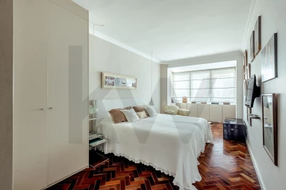 Apartamento T3 para Venda em Campolide