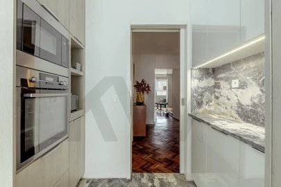 Apartamento T3 para Venda em Campolide