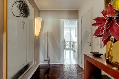 Apartamento T3 para Venda em Campolide