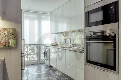 Apartamento T3 para Venda em Campolide