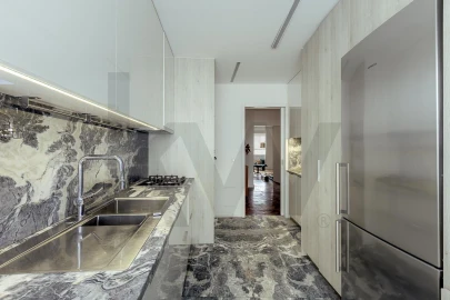 Apartamento T3 para Venda em Campolide