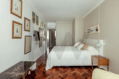 Apartamento T3 para Venda em Campolide
