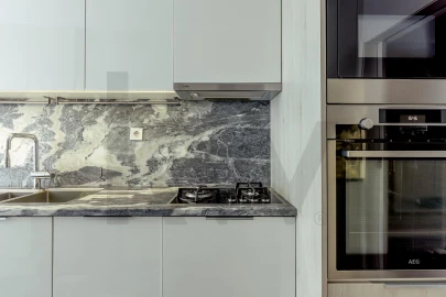 Apartamento T3 para Venda em Campolide