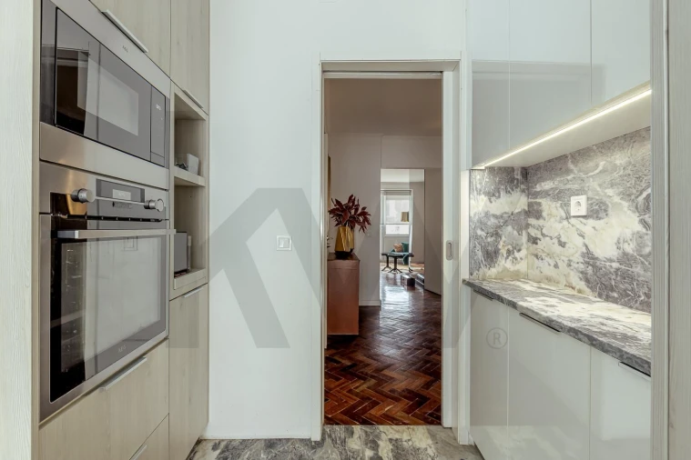Apartamento T3 para Venda em Campolide Foto 24