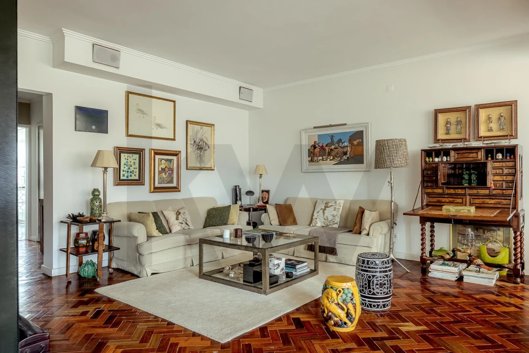 Apartamento T3 para Venda em Campolide Foto 6