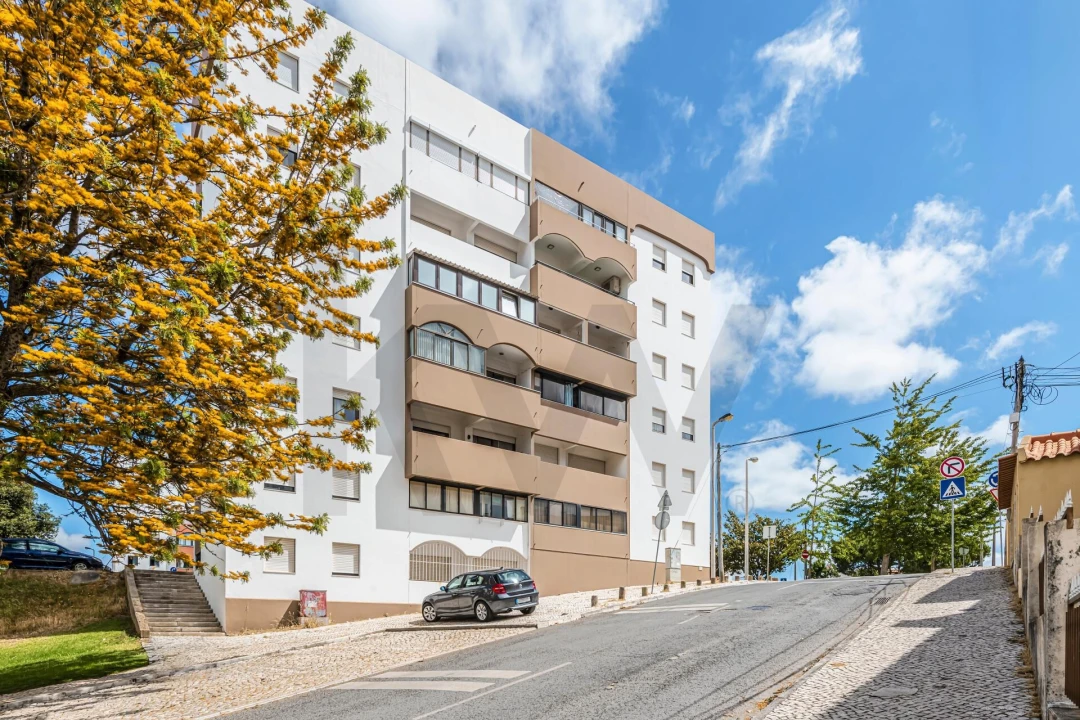 Apartamento T2 para Venda em São Domingos de Rana Foto 1