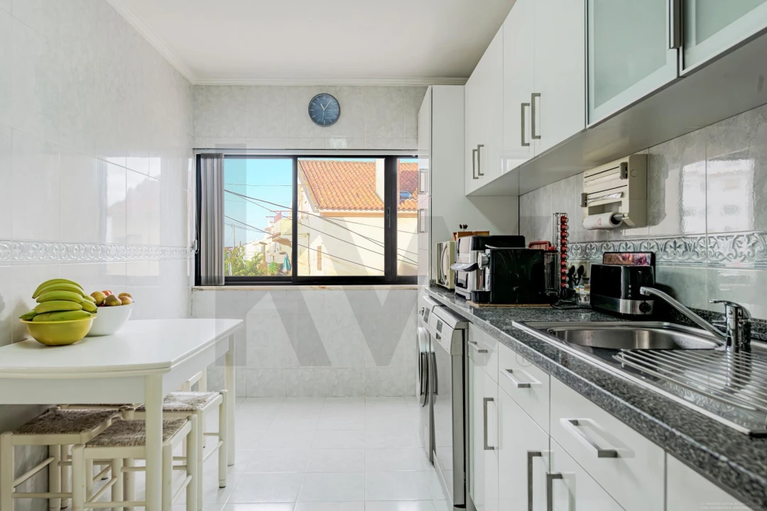 Apartamento T2 para Venda em São Domingos de Rana Foto 12