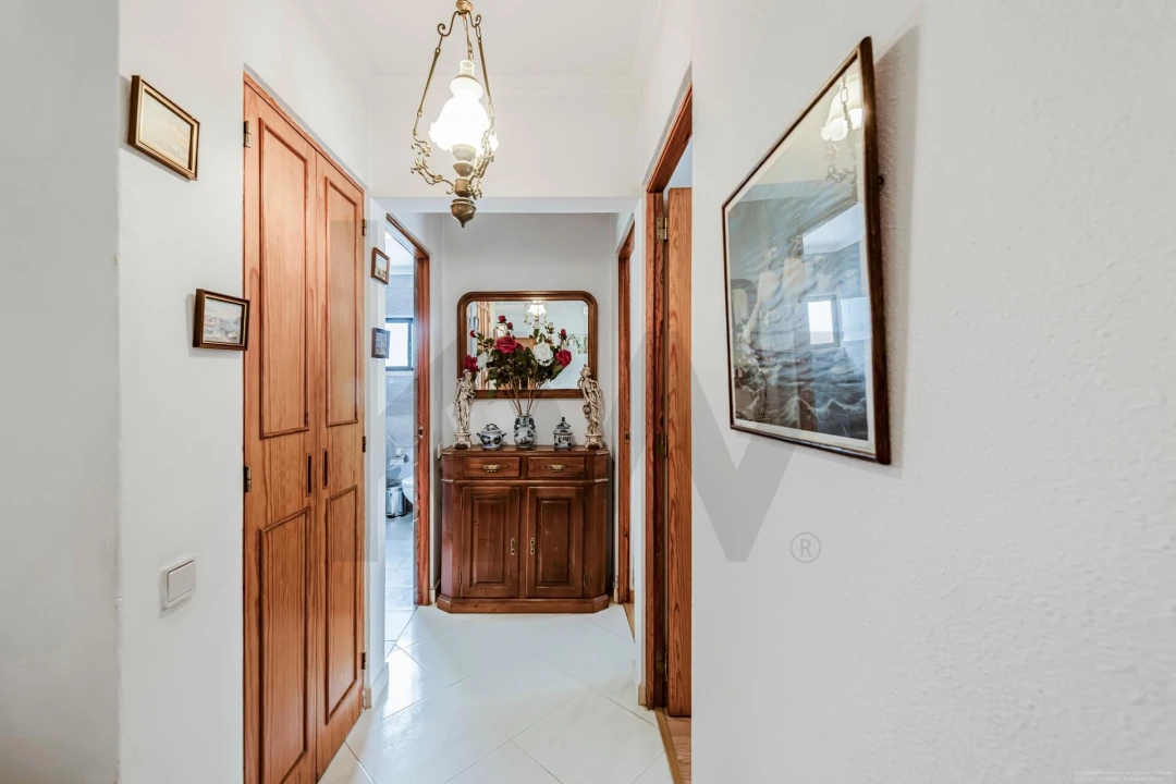 Apartamento T2 para Venda em São Domingos de Rana Foto 9