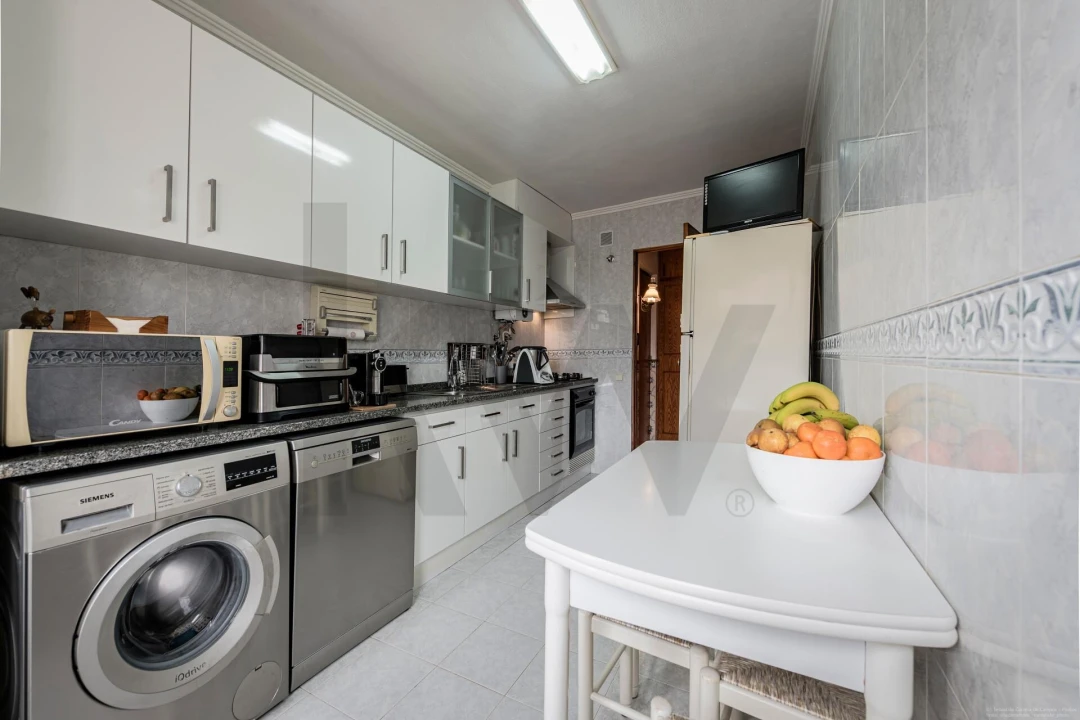 Apartamento T2 para Venda em São Domingos de Rana Foto 11