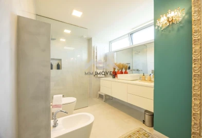 Moradia T4 para Venda em Arcozelo