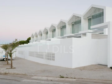 Moradia T3 para Venda em Moncarapacho e Fuseta