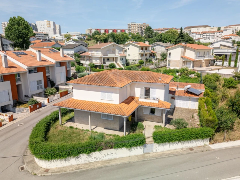 Moradia T4 para Venda em Nossa Senhora da Conceição, São Pedro e São Dinis Foto 3