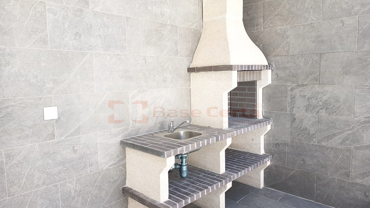 Moradia T5 para Venda em Santa Iria de Azoia, São João da Talha e Bobadela Foto 39