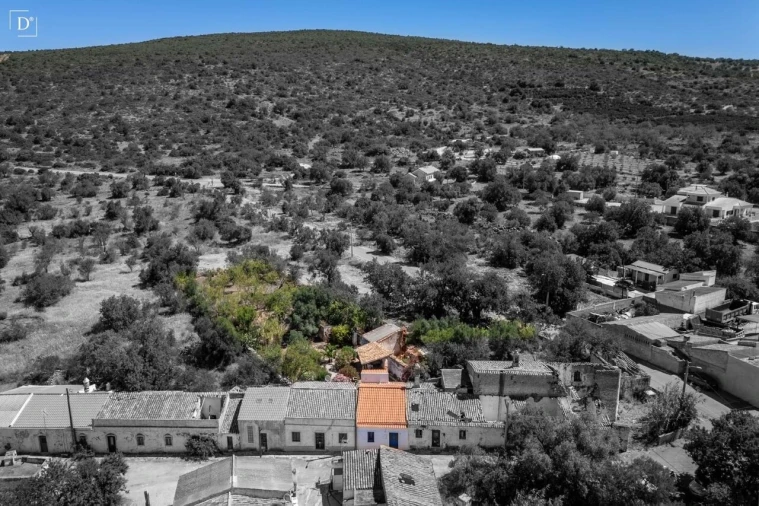 Moradia T1 para Venda em Alte Foto 49