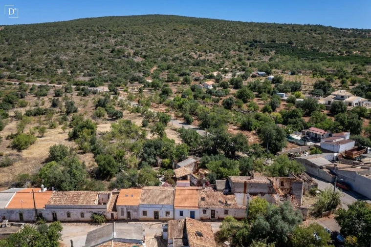 Moradia T1 para Venda em Alte Foto 17