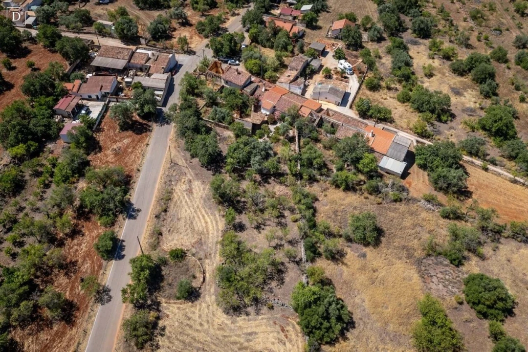 Moradia T1 para Venda em Alte Foto 48